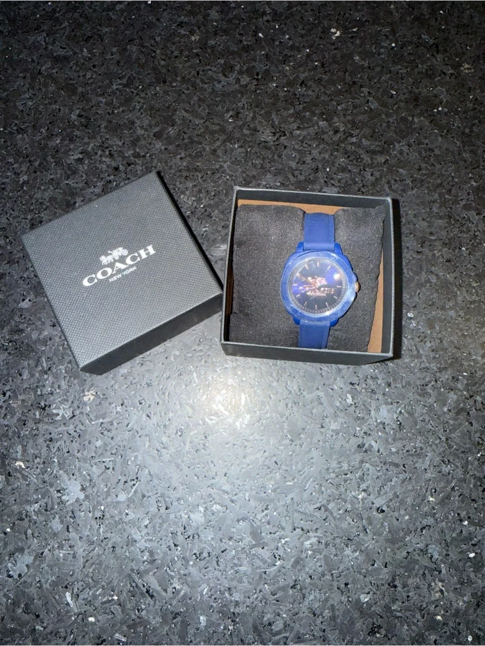 NEW Coach Kitt Navy Blue Silicone Analogue Women's Round Watch NEW IN BOX